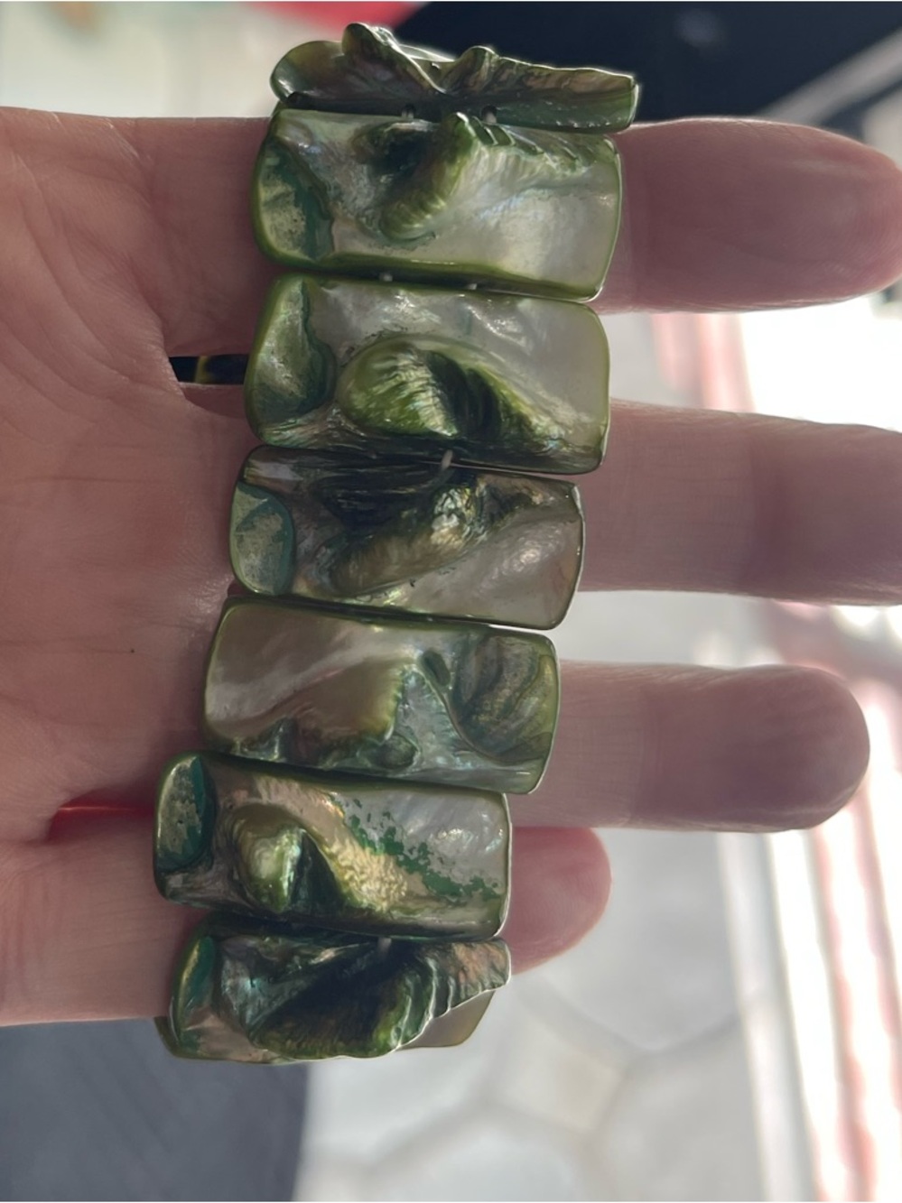 Set of 5 Bracelets and one pair of dangly shell Earrings.  Green/Yellow tones - Picture 13 of 14